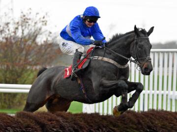 Afternoon Jumps racing at Southwell Racecourse